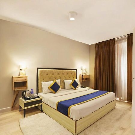Hotel Almora Sky Near By Delhi International Airport With - Free Airport Pickup And Drop Нью-Дели Экстерьер фото