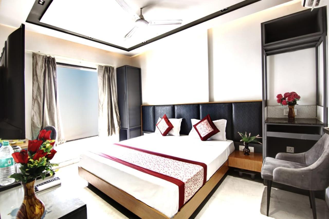 Hotel Almora Sky Near By Delhi International Airport With - Free Airport Pickup And Drop Нью-Дели Экстерьер фото