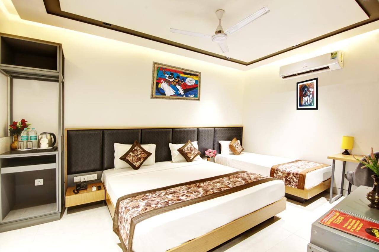 Hotel Almora Sky Near By Delhi International Airport With - Free Airport Pickup And Drop Нью-Дели Экстерьер фото