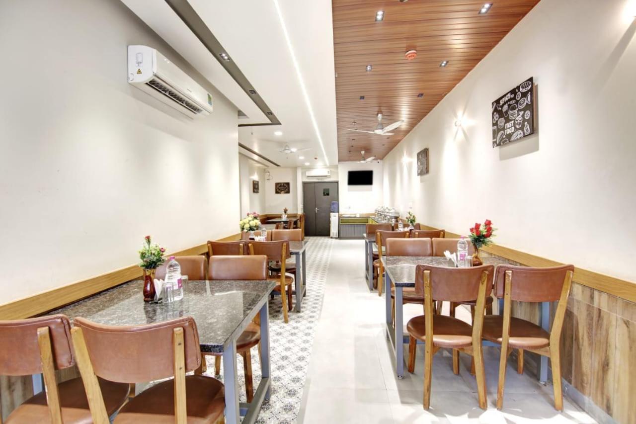 Hotel Almora Sky Near By Delhi International Airport With - Free Airport Pickup And Drop Нью-Дели Экстерьер фото
